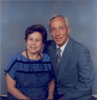 small_mom-dad 4.webp